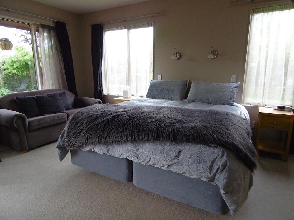 Blue Ridge Studios And Bed & Breakfast Te Anau Esterno foto
