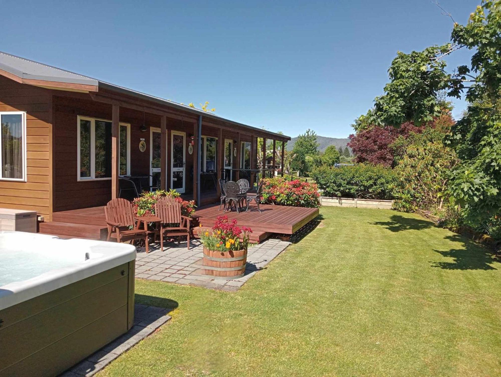 Blue Ridge Studios And Bed & Breakfast Te Anau Esterno foto