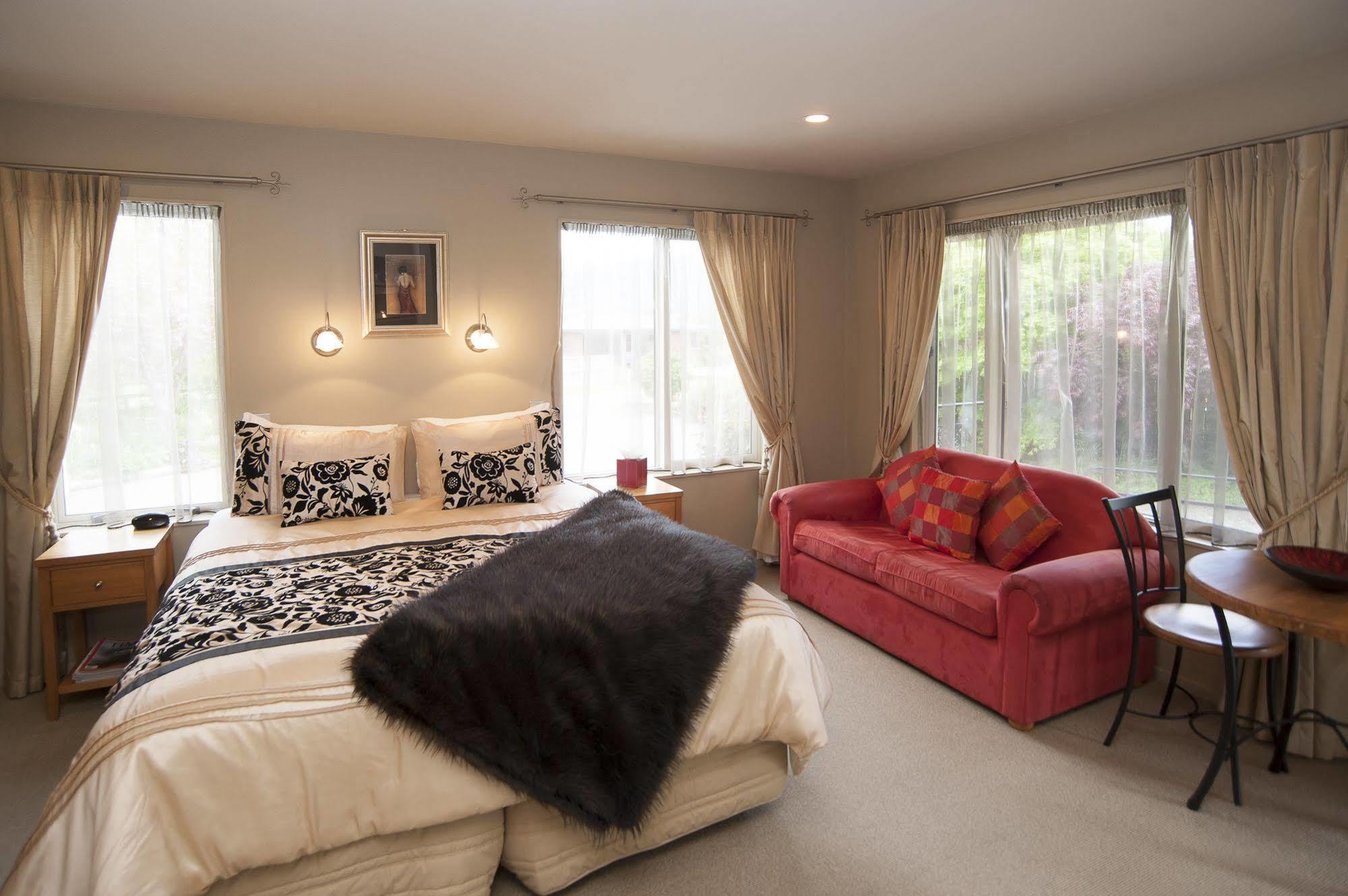Blue Ridge Studios And Bed & Breakfast Te Anau Esterno foto