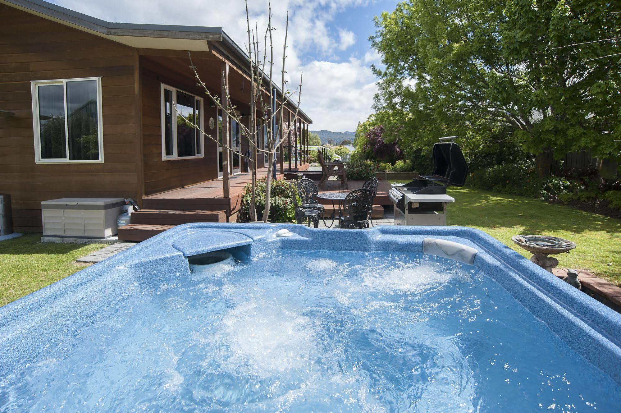 Blue Ridge Studios And Bed & Breakfast Te Anau Esterno foto